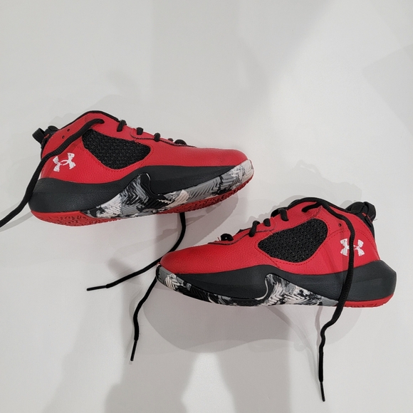 Under Armour Red and Black Sneakers Sz 13US - Picture 4 of 8
